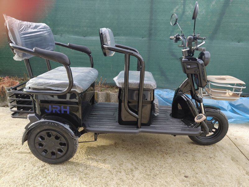 Triciclu electric in garantie